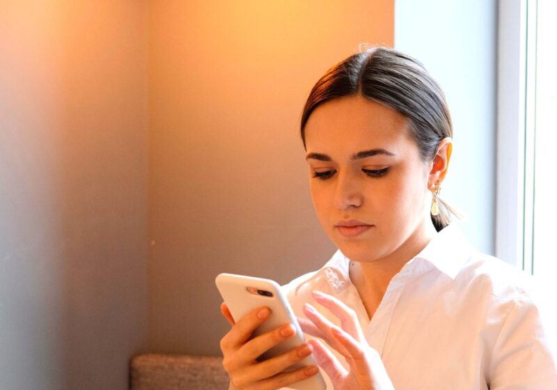 Protégez-vous des fraudeurs lorsque vous recevez des messages concernant vos impôts.